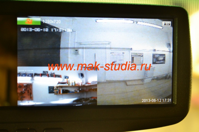 Зеркало с видеорегистратором - режим картинка в картинке (обратный вид)