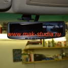 Зеркало со встроенным видеорегистратором - справа экран наблюдения.