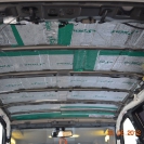 Шумоизоляция автомобиля - потолок клеим тоже со 100% перекрытием всей площади